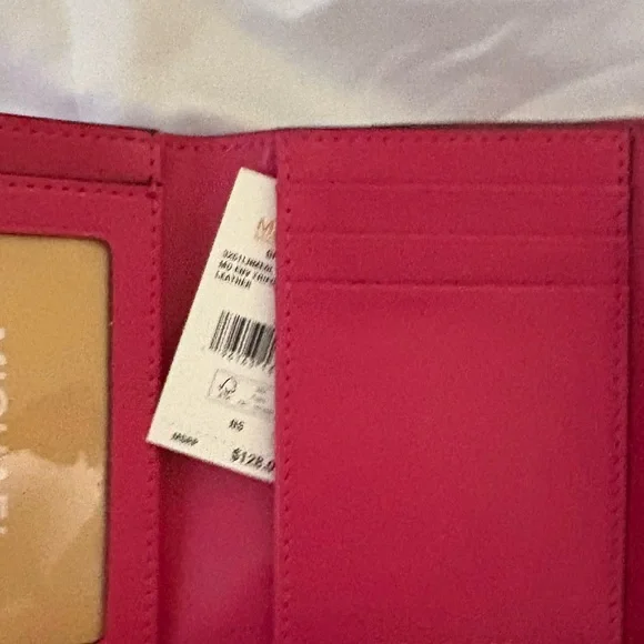 NWT Michael Michael Kors Pink Trifold Wallet in Saffiano leather. - Picture 7 of 7
